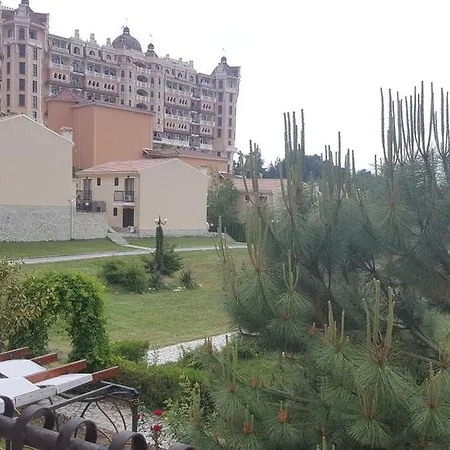 In Romana Villas *