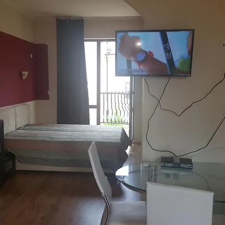 Appartamento In Romana Villas Elenite